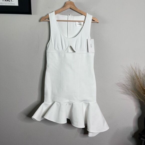 NEW Dodiee Dress Anne Sculpt Knit Mini Dress White Size S - Picture 2 of 14